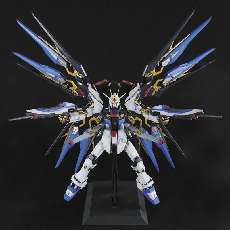 bandai-157787-gundam-perfect-grade-strike-freedom-gundam-30-cm-r_2